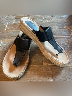 On Your Feet Guinea Leather Thong Sandal